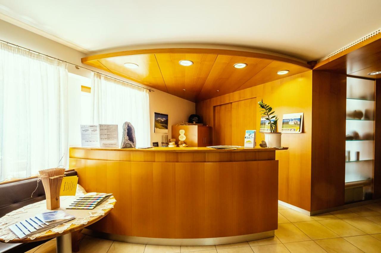 Gasthof Teiser Stern ฟูเนส ภายนอก รูปภาพ